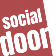 (c) Socialdoor.es
